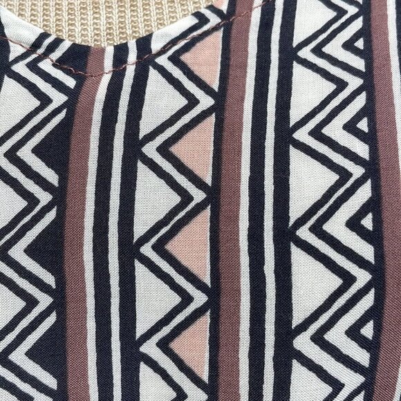 Dolce Vita Romper V-Neck Open Back Geometric Designs Black Pink Size Small S - Picture 9 of 16